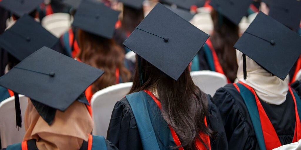 Une nouvelle règle pourrait priver les emprunteurs de prêts étudiants de l’allègement de dettes publiques Une nouvelle règle pourrait priver les emprunteurs de prêts étudiants de l’allègement de dettes publiques