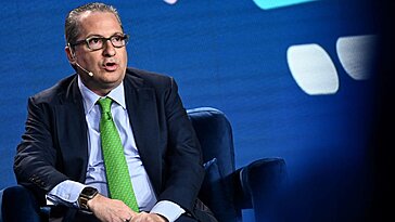 Les grandes entreprises technologiques investissent massivement en IA, créant un dilemme global