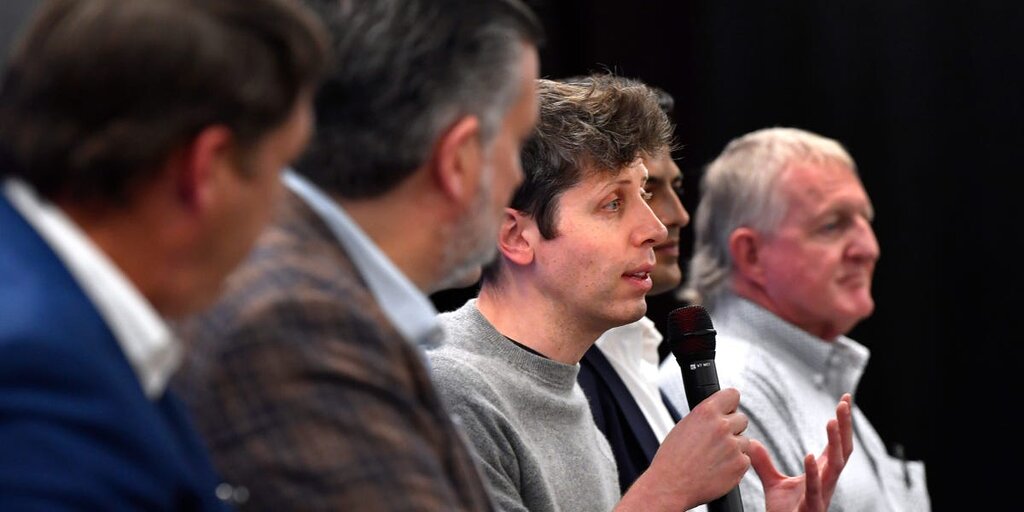 Sam Altman a-t-il annoncé un service cloud pour OpenAI ?