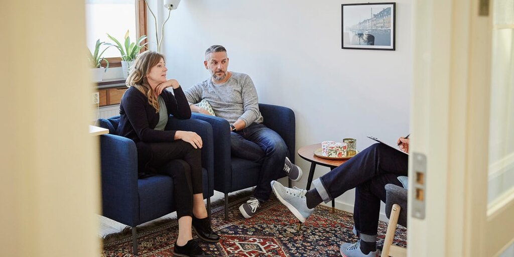 Pour des fêtes sereines, il est crucial de comprendre le type de belle-mère que l’on a