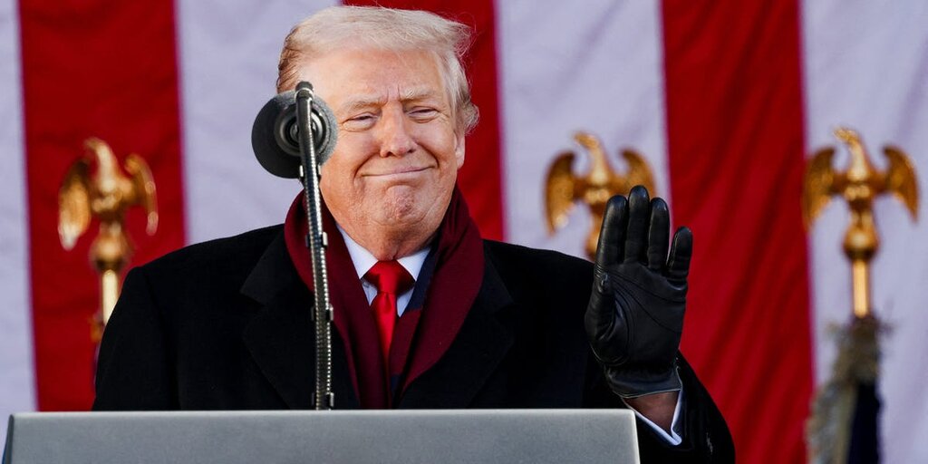 Découvrez les chèques de dividendes de 2 000 $ liés aux droits de douane proposés par Trump