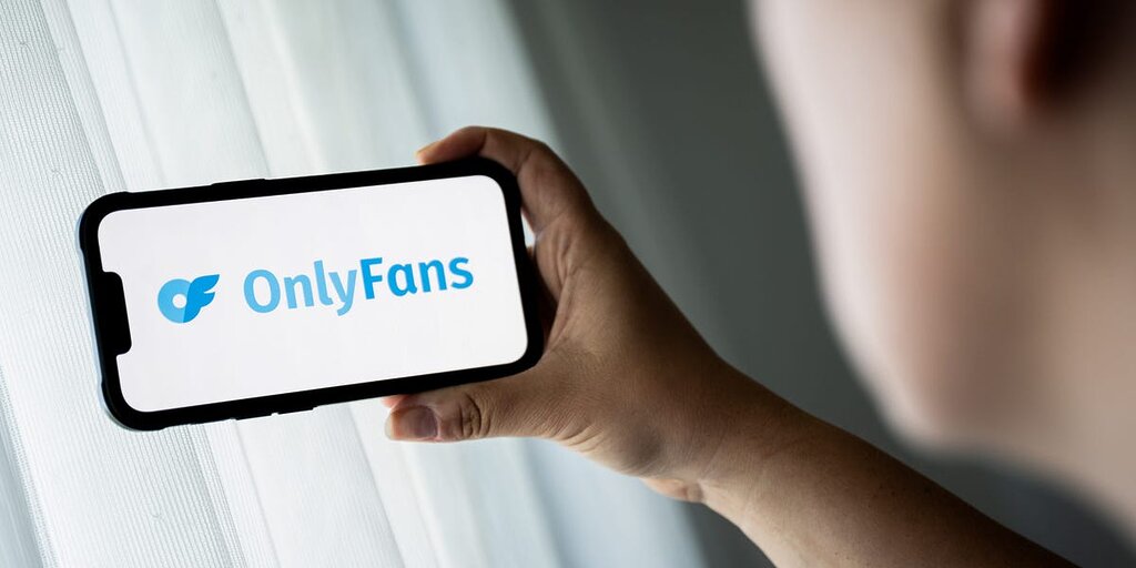 Un PDG a accidentellement nommé un projet d’après un modèle OnlyFans célèbre, puis l’a changé