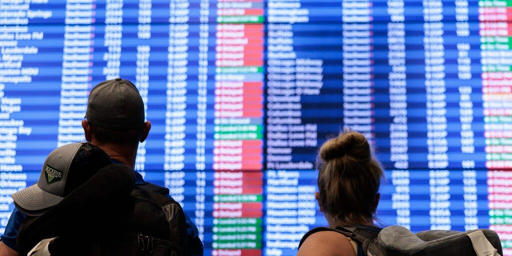 Des retards massifs et des voyageurs bloqués illustrent le chaos lors de la plus longue grève aux USA Des retards massifs et des voyageurs bloqués illustrent le chaos lors de la plus longue grève aux USA