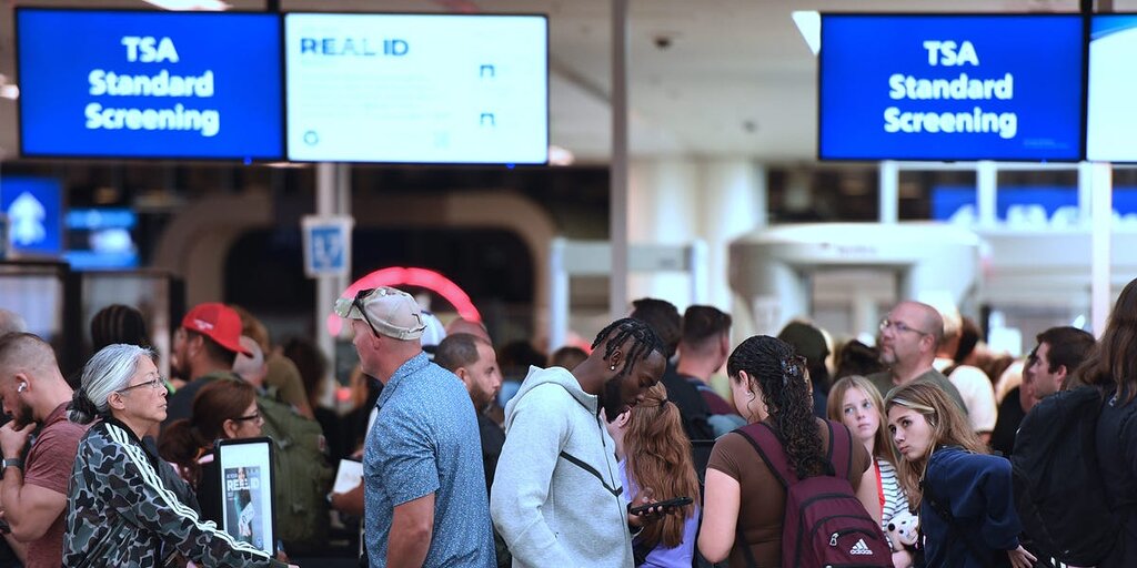 Les agents de la TSA recevront 10 000 $ pour leur service exemplaire durant la fermeture