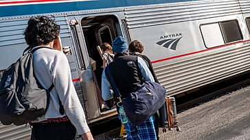 Voyager en avion n’est pas l’unique choix. Apprenez tout sur le train pour les fêtes