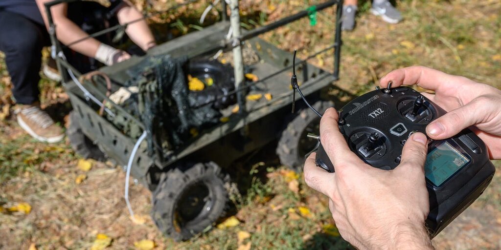Des drones ukrainiens ont percé le brouillard grâce à des robots terrestres pour localiser les Russes