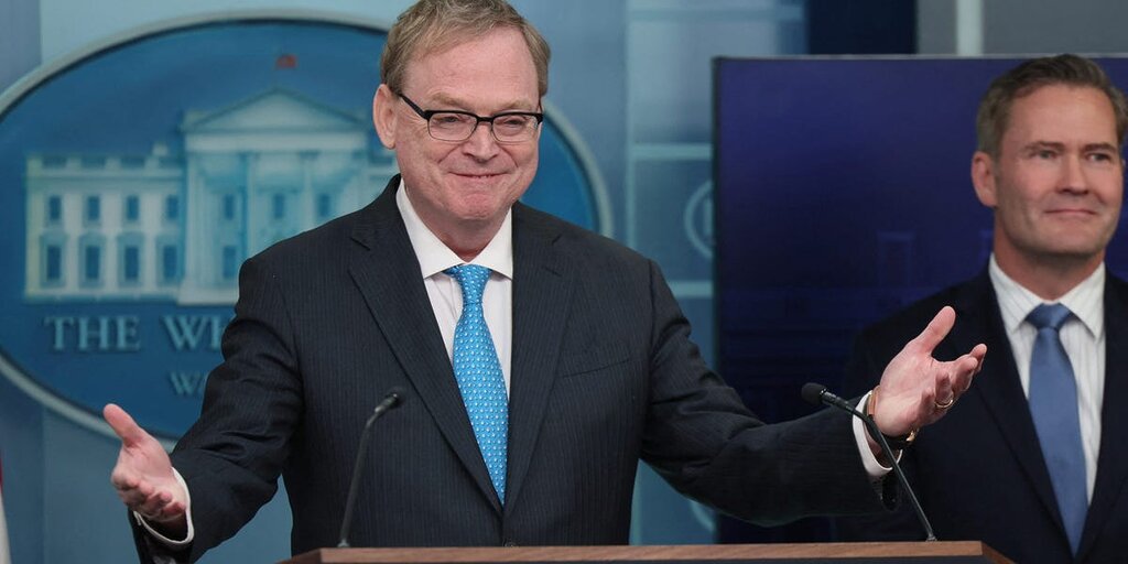 Kevin Hassett, conseiller économique de Trump, affirme que l’IA stabilise le marché du travail Kevin Hassett, conseiller économique de Trump, affirme que l’IA stabilise le marché du travail