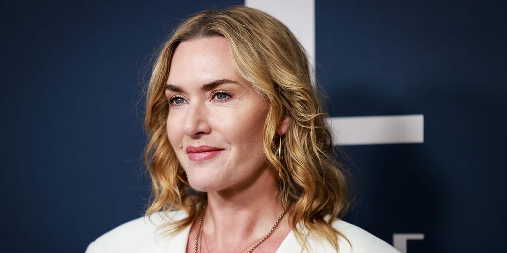 À 50 ans, Kate Winslet affirme que les femmes de 40 ans sont poussées à craindre le vieillissement