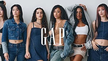 Le PDG de Gap déclare que la campagne denim a explosé en ligne et dopé les ventes avec la Gen Z