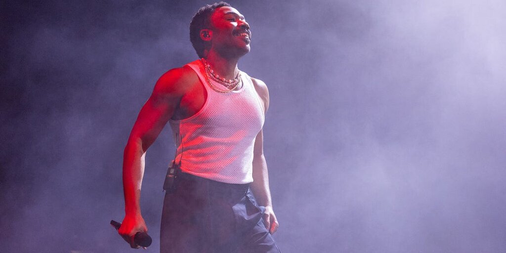 Donald Glover a plaisanté sur son AVC de l’an dernier, le comparant à Jamie Foxx Donald Glover a plaisanté sur son AVC de l’an dernier, le comparant à Jamie Foxx