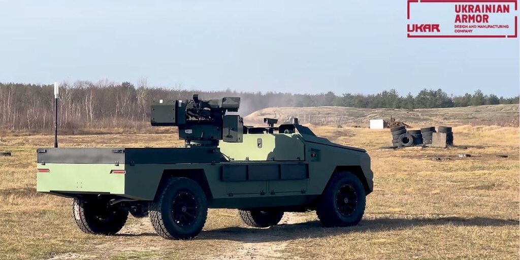 Des Ukrainiens essaient un camion-drone en direct, équipé d’une tourelle de calibre. 50