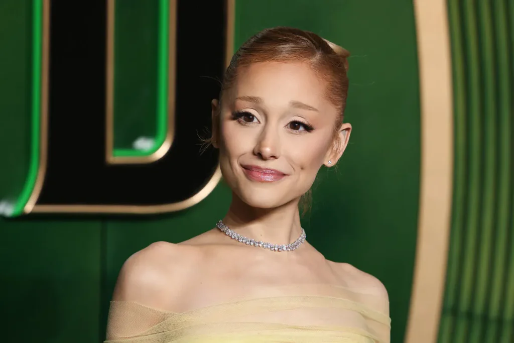 Ariana Grande dévoile les deux superstars qui lui ont apporté un sentiment de sécurité après sa célébrité
