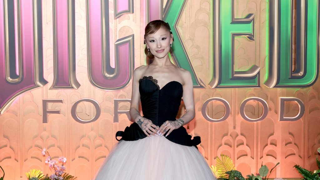 Ariana Grande adresse une lettre aux Ozians au sujet de son rôle dans « Wicked » Ariana Grande adresse une lettre aux Ozians au sujet de son rôle dans « Wicked »
