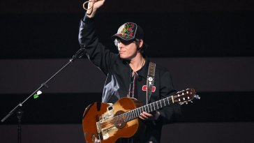 Stephen Wilson Jr. Enchante le public des CMA Awards 2025 avec sa prestation de Stand by Me