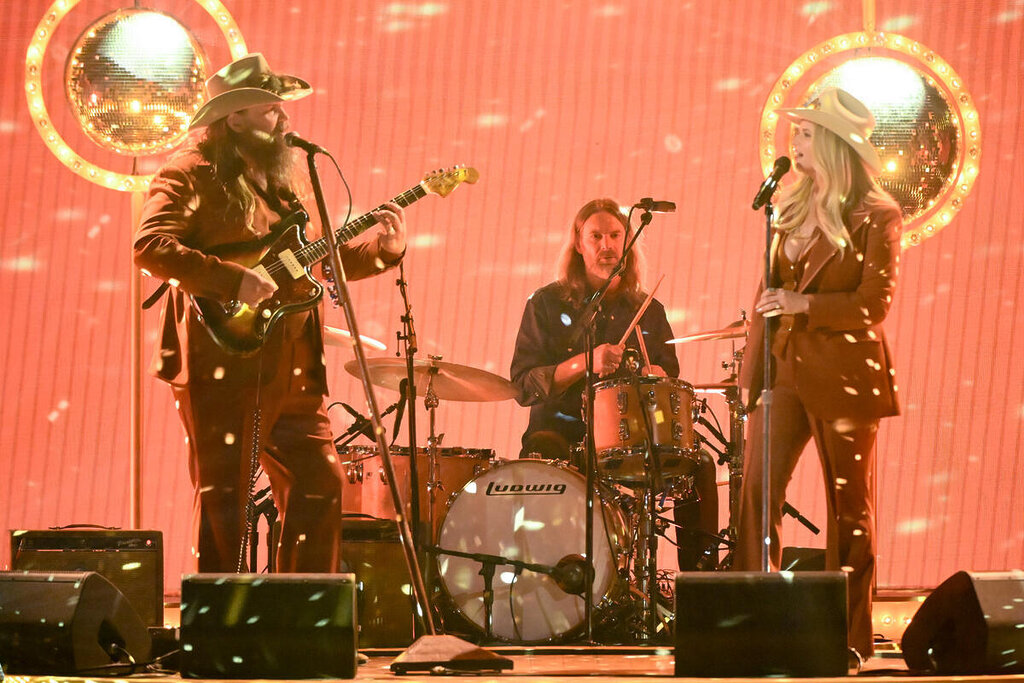 Chris Stapleton et Miranda Lambert chantent « A Song to Sing » aux CMA Awards
