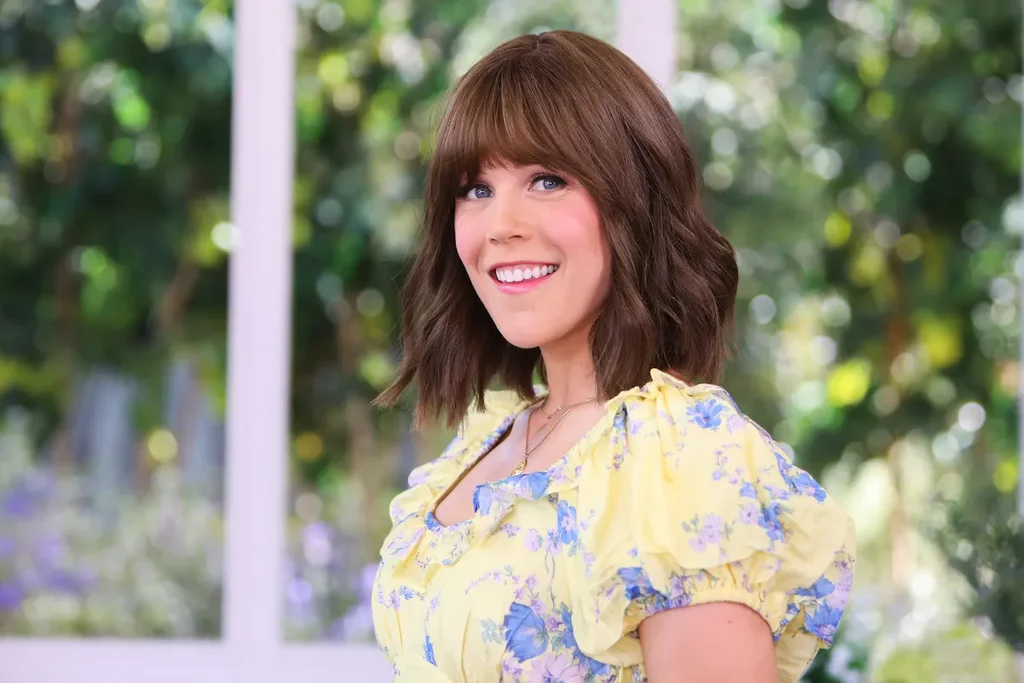 Erin Krakow de « When Calls the Heart » et Ben Rosenbaum annoncent attendre un bébé Erin Krakow de « When Calls the Heart » et Ben Rosenbaum annoncent attendre un bébé