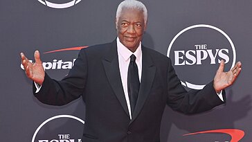 Nés le 24 novembre : Oscar Robertson et Stephen Merchant