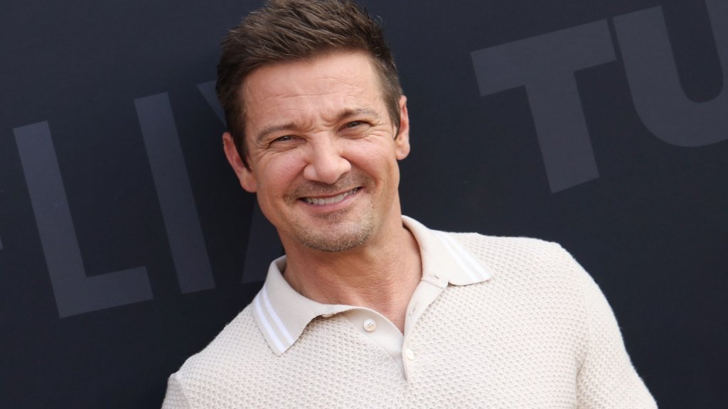 Jeremy Renner dément fermement les accusations diffamatoires d’un réalisateur Jeremy Renner dément fermement les accusations diffamatoires d’un réalisateur