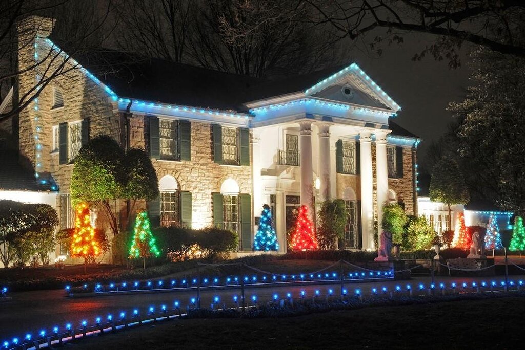 Les concerts de Noël et célébrations à Graceland : un programme festif à ne pas manquer Les concerts de Noël et célébrations à Graceland : un programme festif à ne pas manquer