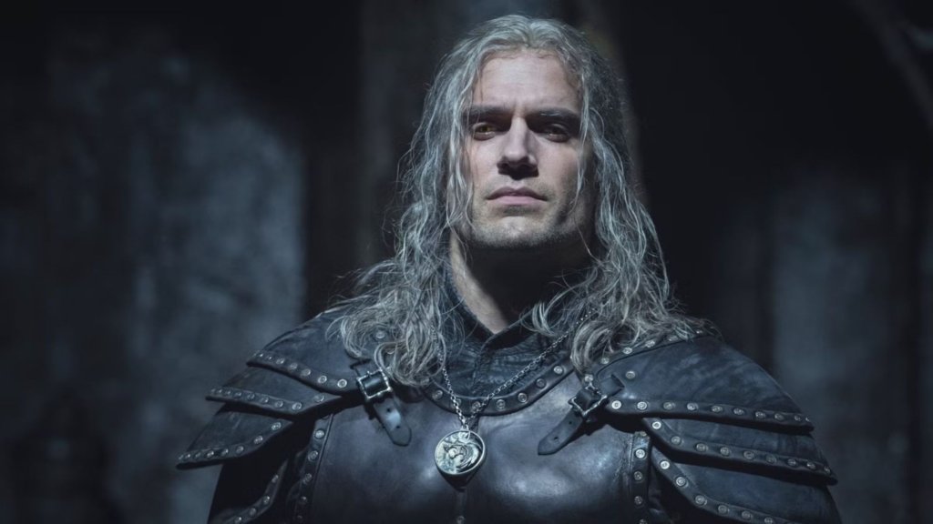 Les retards de la réinvention fantastique de Henry Cavill : explications de son co-star