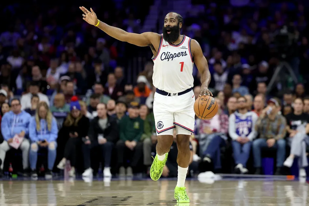 James Harden Blâme Khloé Kardashian pour les Problèmes de l’Équipe James Harden Blâme Khloé Kardashian pour les Problèmes de l’Équipe