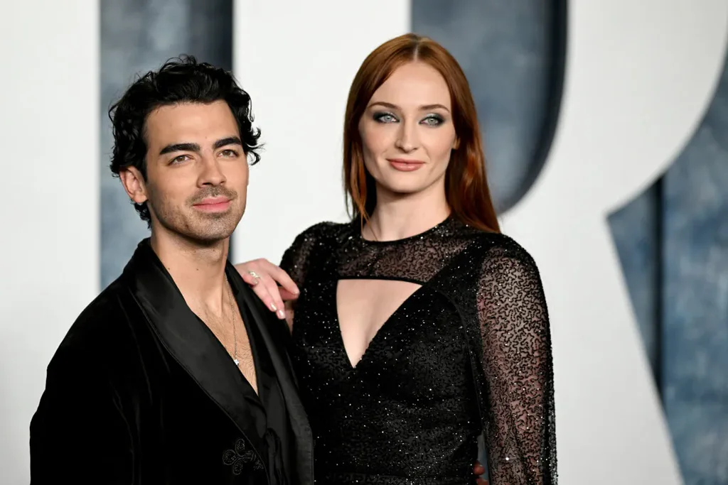 Chris Martin en caméo : Joe Jonas a offert à Sophie Turner un message de son compagnon actuel