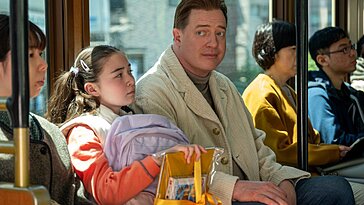 Critique de film : Brendan Fraser brille par sa sincérité dans « Rental Family »