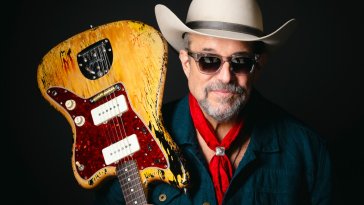 Les Mavericks prévoient deux soirées en l’honneur de Raul Malo au Ryman