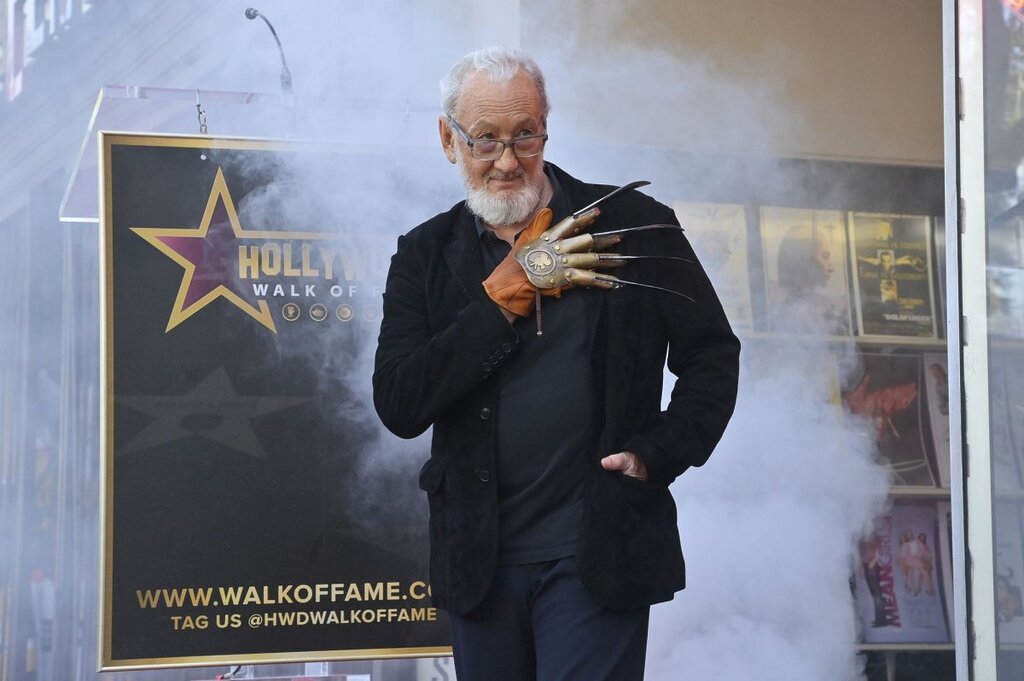 Robert Englund reçoit une étoile sur le Walk of Fame d’Hollywood pour honorer sa carrière