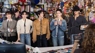 Le groupe Seventeen offre un concert intégral pour Tiny Desk, découvrez leur prestation ici
