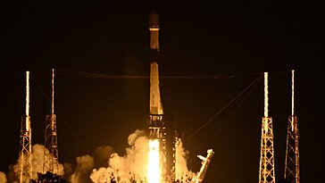 SpaceX envoie 28 satellites en orbite basse, marquant un progrès dans l’exploration spatiale