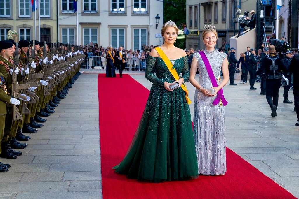 Catharina-Amalia, Élisabeth, Leonor : futures reines en quête de leur prince charmant