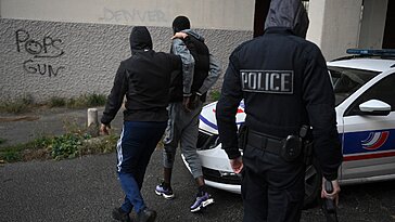 Quelle stratégie la France adopte-t-elle pour lutter contre le narcotrafic ?