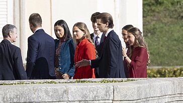 Juan Carlos et Sofia entourés de tous leurs petits-enfants