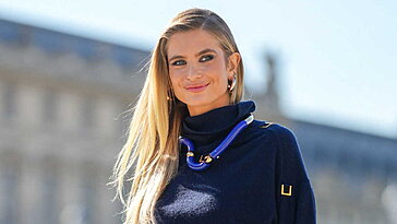 Découvrez la robe pull chic et confortable de Bonobo avec son élégant décolleté en V dans le dos