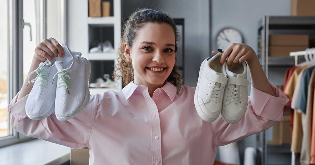 Redonnez éclat à vos baskets blanches avec cet ingrédient miracle et économique