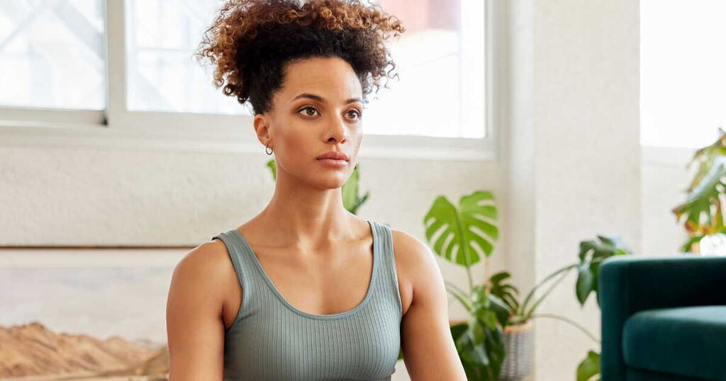 Le yoga : une posture simple qui renforce les muscles dorsaux et des jambes