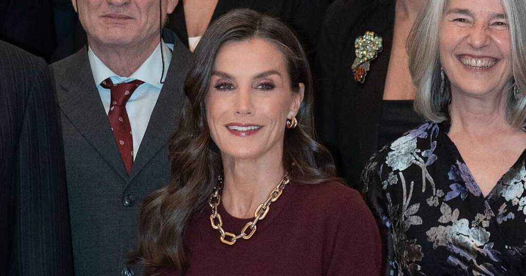 Jupe à paillettes : s’inspirer du style de Letizia d’Espagne pour les fêtes de fin d’année