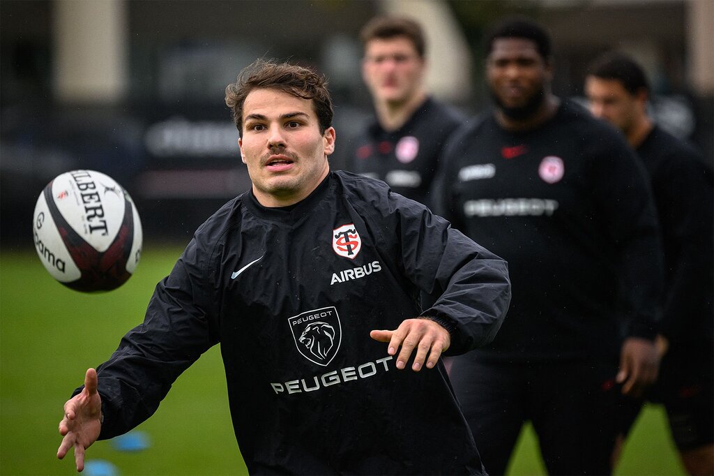 Antoine Dupont revient en triomphe avec le Stade Toulousain