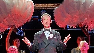 Jacques Preiss mène une double vie à Chicago, partageant la scène avec Shy’m : exclusivité