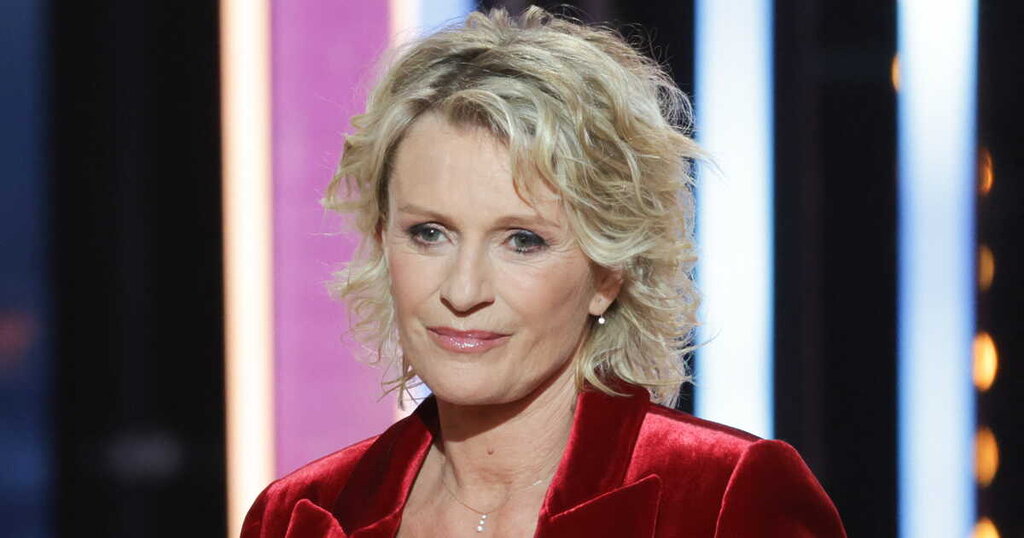 Sophie Davant partage sa mésaventure défigurante en chirurgie esthétique avec humour