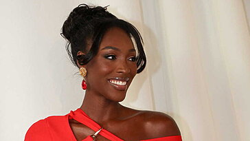 Olivia Yacé, Miss Univers Afrique et Océanie, abandonne son titre pour rester fidèle à ses principes