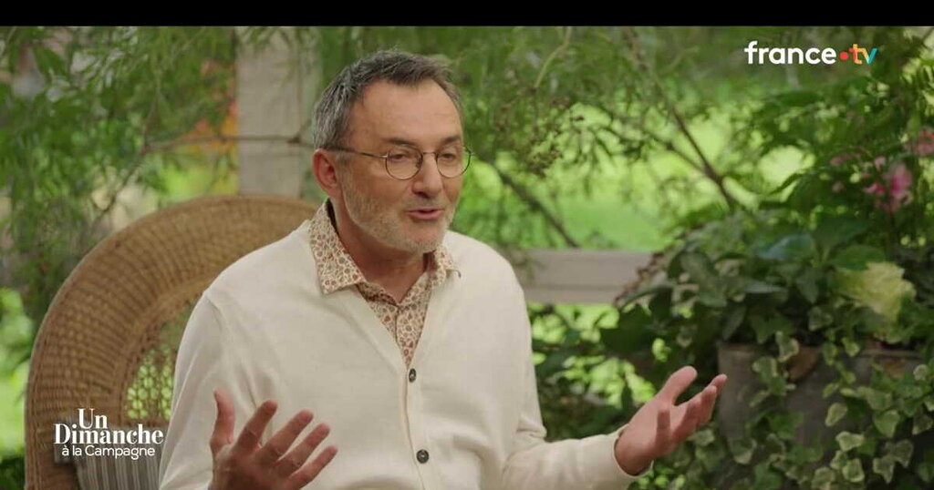 Frédéric Lopez ému par les confidences d’un invité lors d’un dimanche à la campagne Frédéric Lopez ému par les confidences d’un invité lors d’un dimanche à la campagne