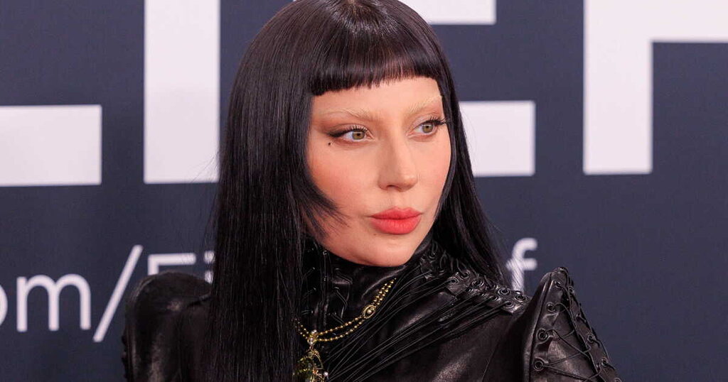 Lady Gaga en concert à Lyon : hommage émouvant aux victimes des attentats du 13 novembre