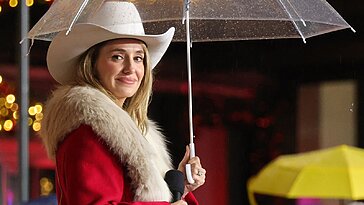 Lainey Wilson offre un medley lors du défilé de Thanksgiving de Macy’s