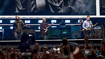 L’enquête conclut à un accident après la chute d’un fan du groupe Oasis au stade