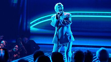 Assistez à la première prestation de Robyn pour son album « Dopamine »