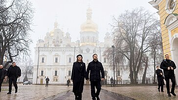 Des millions d’Ukrainiens veulent une paix équitable, tandis que Zelensky subit l’isolement d’un leader
