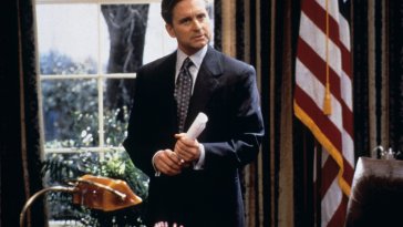 Aaron Sorkin, créateur de The American President et The West Wing, explore la politique avec brio
