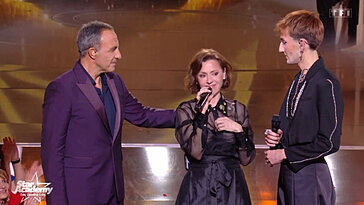 Tina Arena émeut en déclarant son affection à Victor pendant le prime